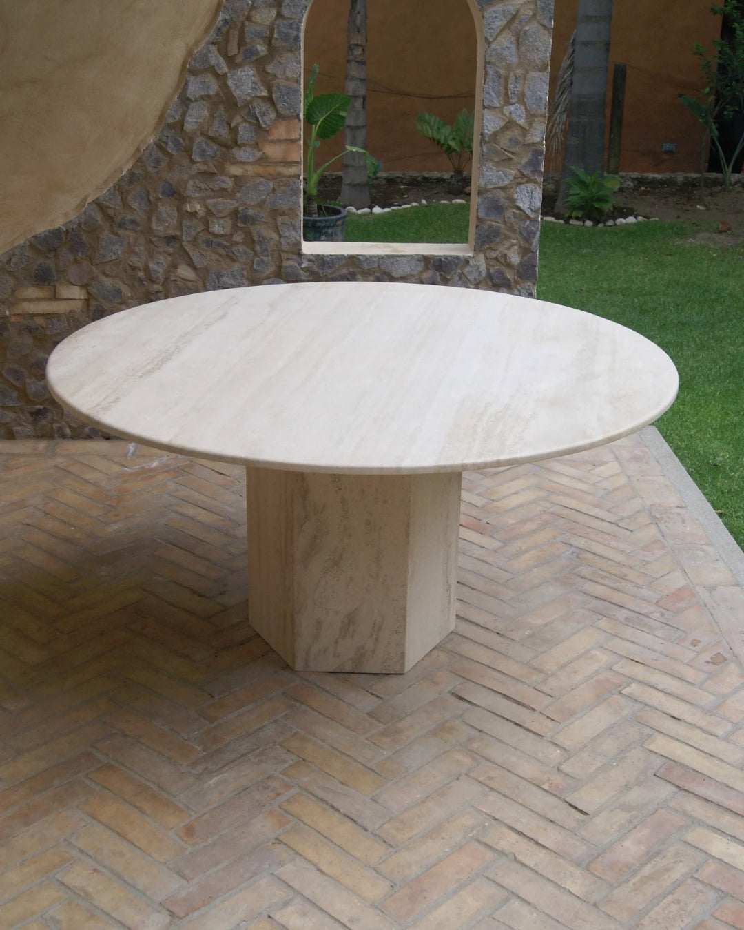 Ottawa Dining Table