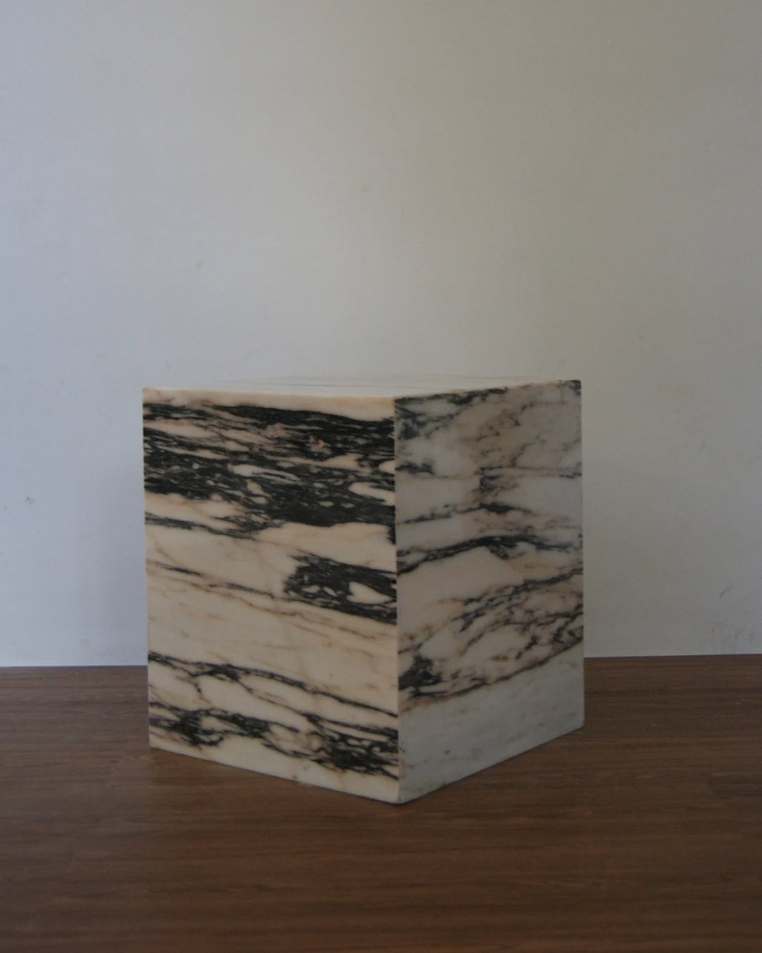 Set of 2 Calacatta Tables