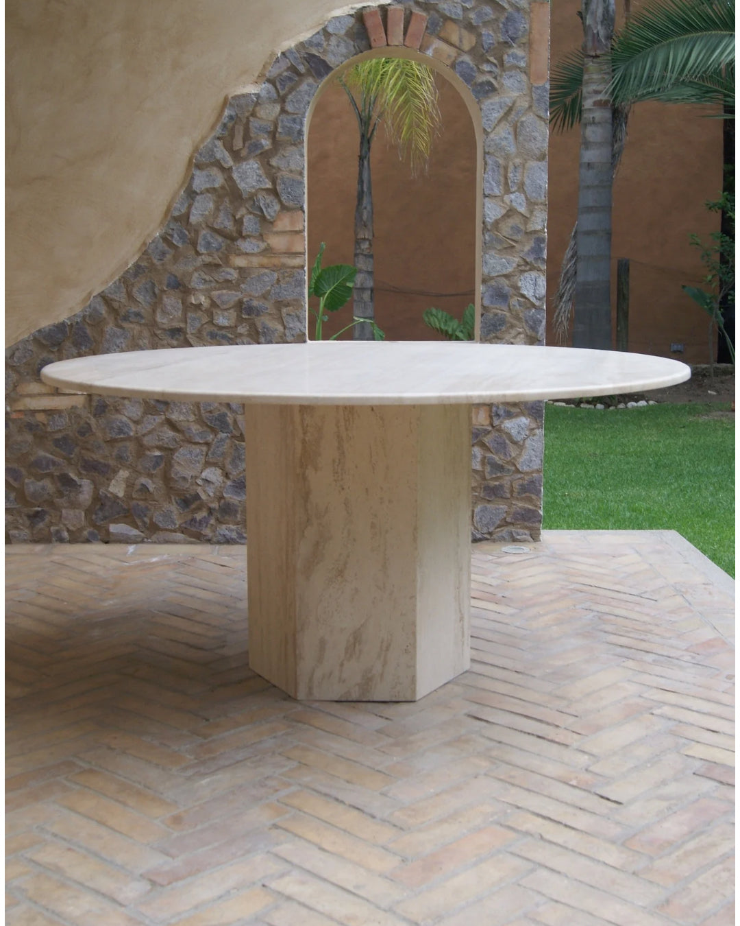 Ottawa Dining Table