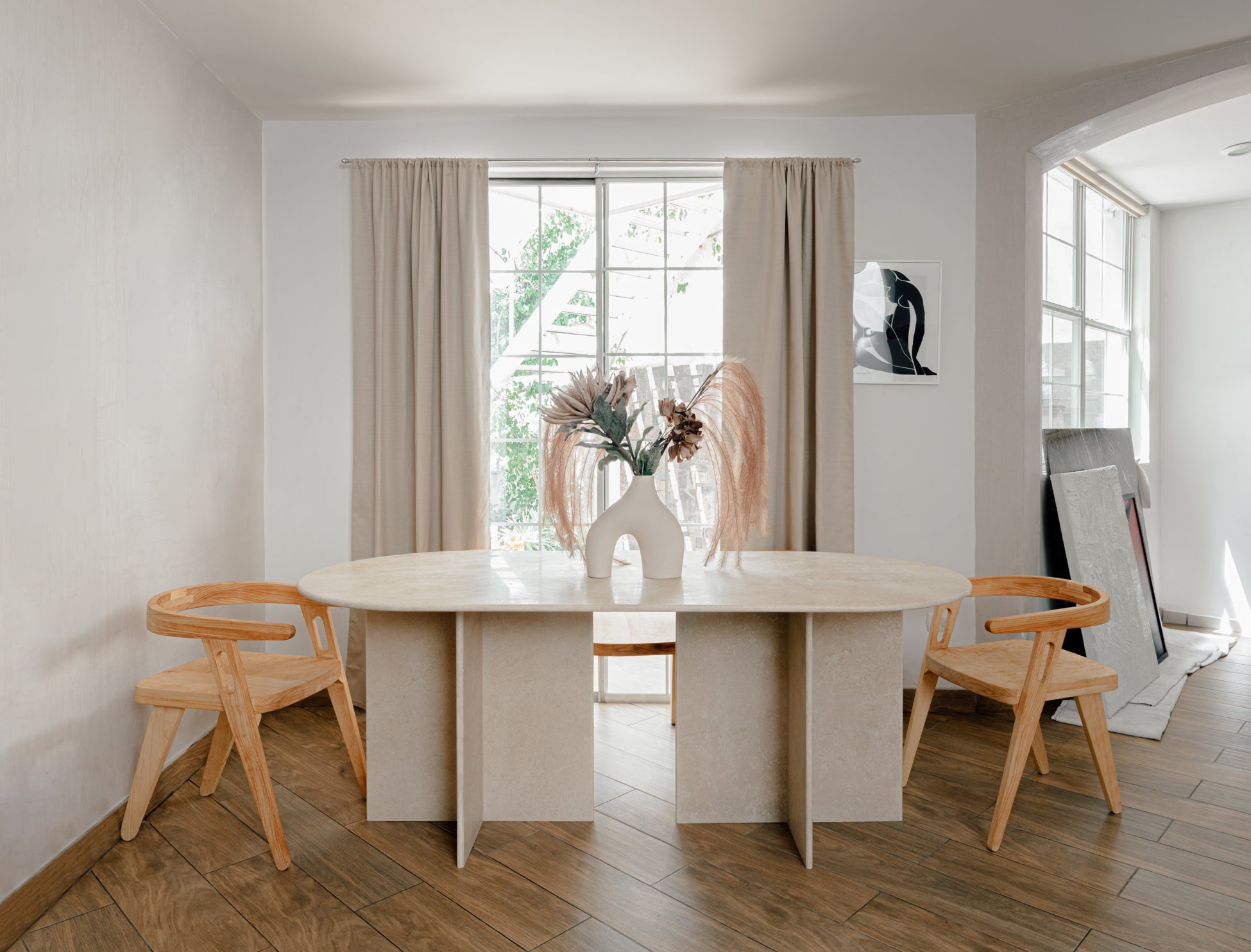 Elipse Dining Table