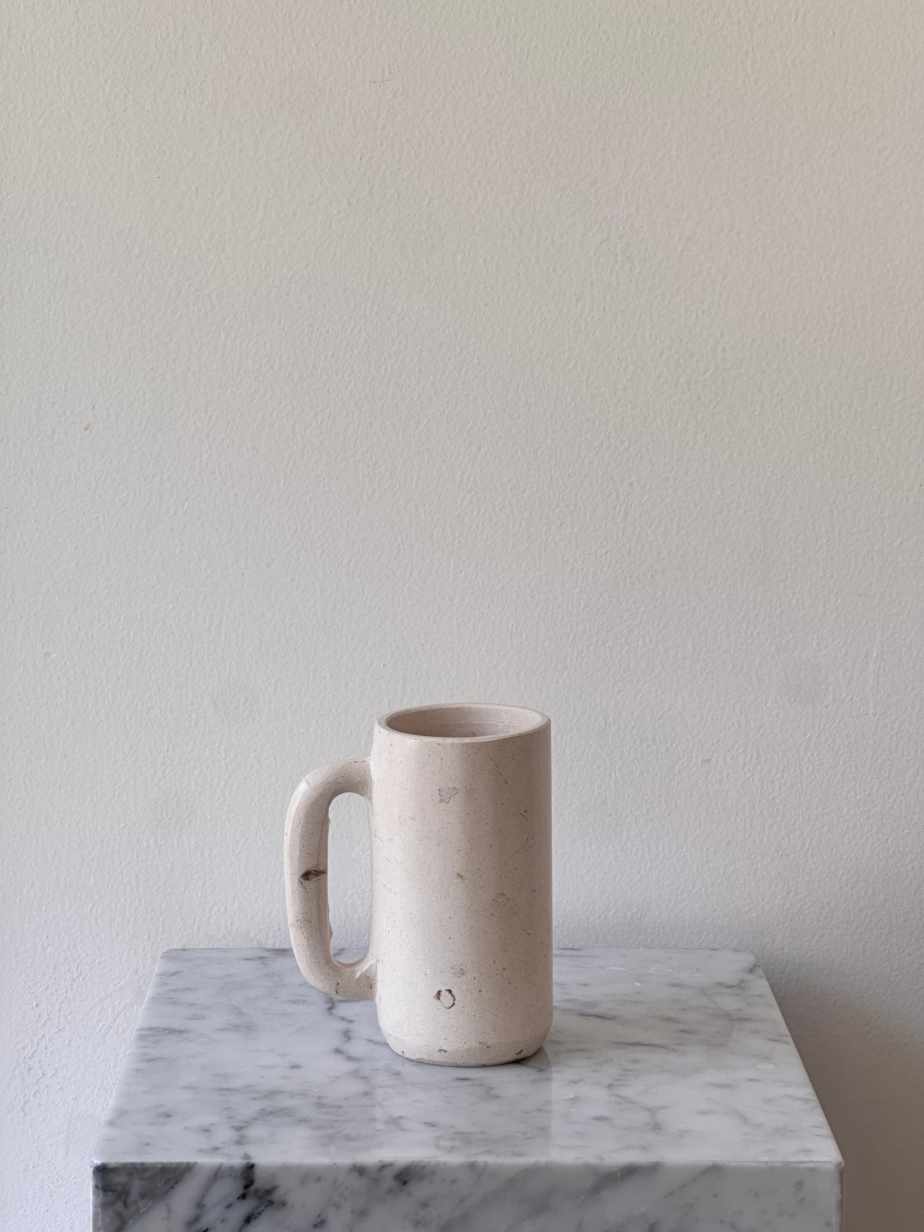 White marble cup