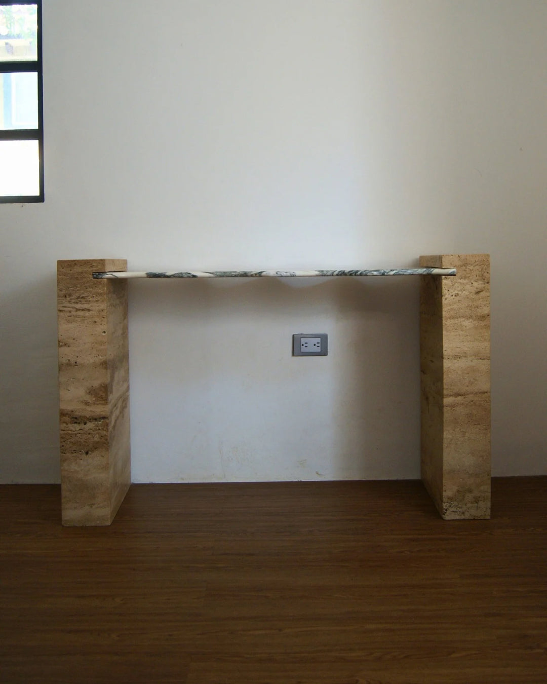 Onda Writing Desk