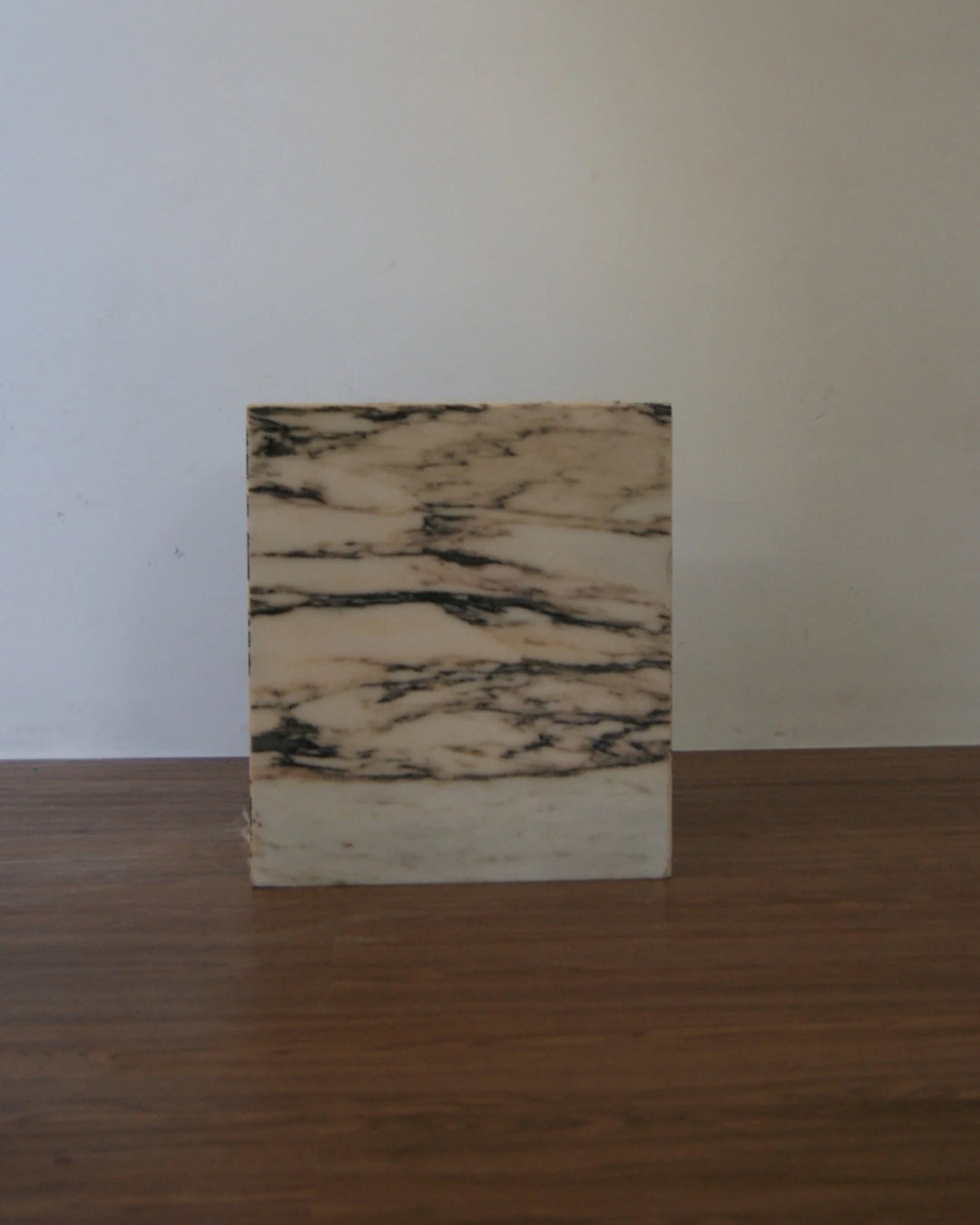 Set of 2 Calacatta Tables