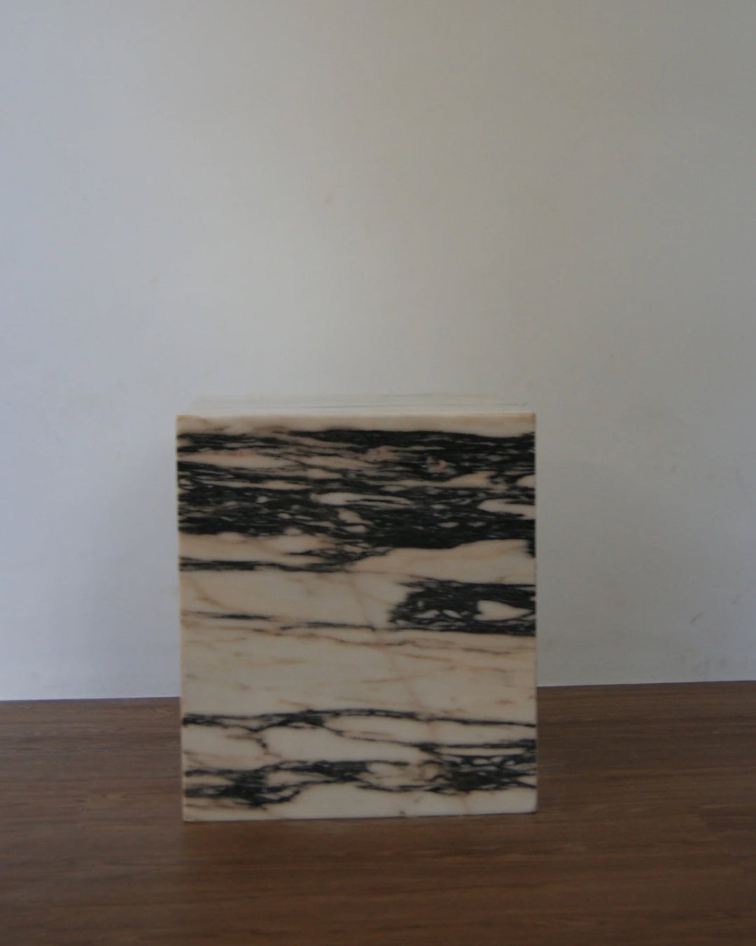 Set of 2 Calacatta Tables